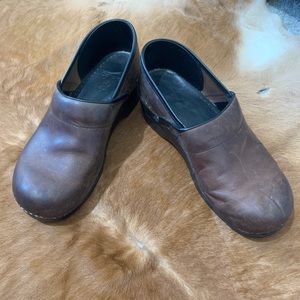 Dansko Clogs brown